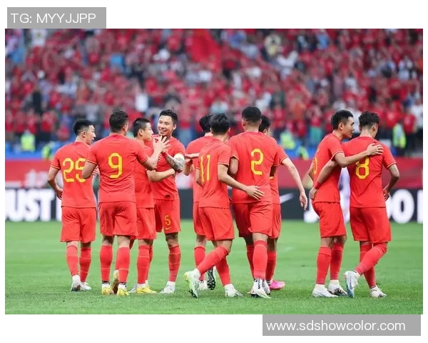 国足凭借顽强防守以1-0战胜泰国队迎来新年首胜展现出色团队精神