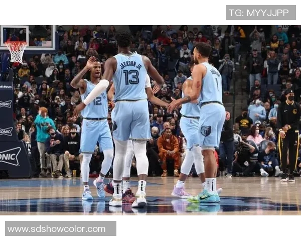 灰熊主场战胜雷霆，豪取三连胜，稳步迈向季后赛