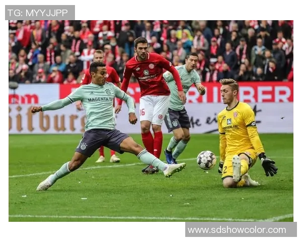 美因茨主场取胜,击败弗莱堡扩大领先优势 美因茨主场取胜,击败弗莱堡扩大领先优势